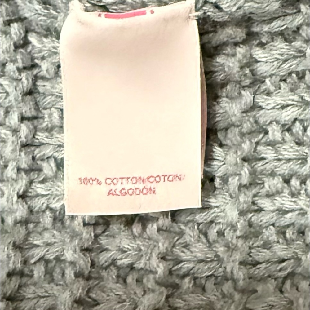 EUC. Victoria's Secret Light Gray V-Neck Waffle Knit Sweater. - Picture 6 of 6